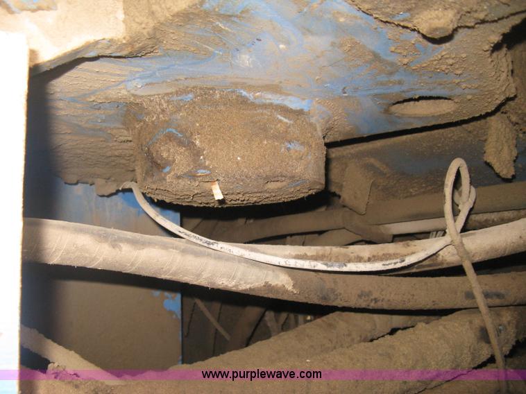 image for item J2981 2002 Al-jon 81K impact landfill compactor