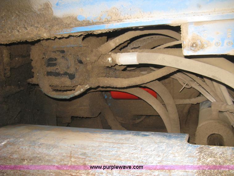 image for item J2981 2002 Al-jon 81K impact landfill compactor