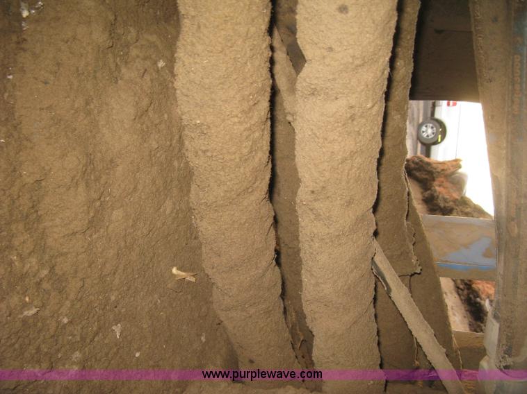 image for item J2981 2002 Al-jon 81K impact landfill compactor