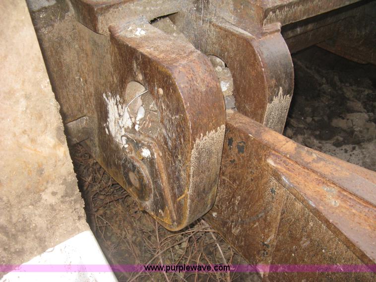 image for item J2981 2002 Al-jon 81K impact landfill compactor