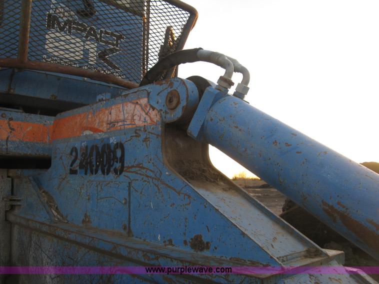 image for item J2981 2002 Al-jon 81K impact landfill compactor