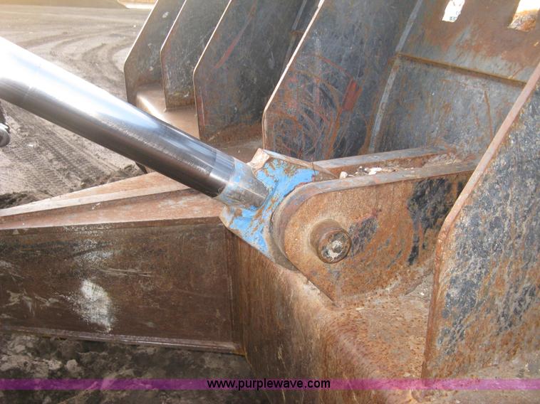 image for item J2981 2002 Al-jon 81K impact landfill compactor