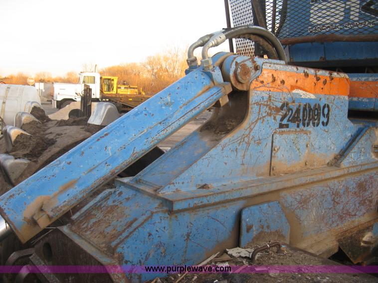 image for item J2981 2002 Al-jon 81K impact landfill compactor