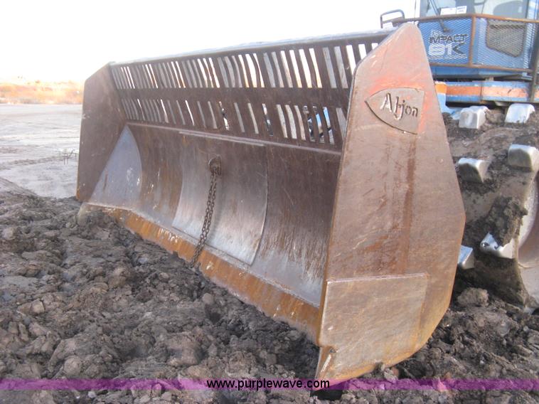 image for item J2981 2002 Al-jon 81K impact landfill compactor