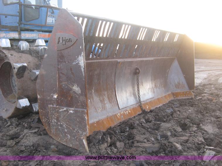 image for item J2981 2002 Al-jon 81K impact landfill compactor
