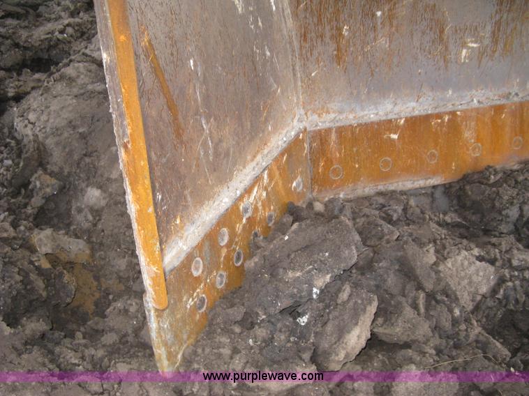 image for item J2981 2002 Al-jon 81K impact landfill compactor