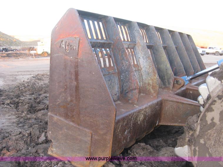 image for item J2981 2002 Al-jon 81K impact landfill compactor