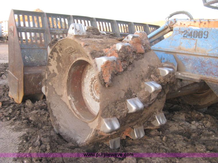 image for item J2981 2002 Al-jon 81K impact landfill compactor