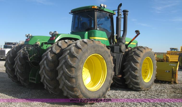 image for item J2984 2003 John Deere 9520 4WD tractor