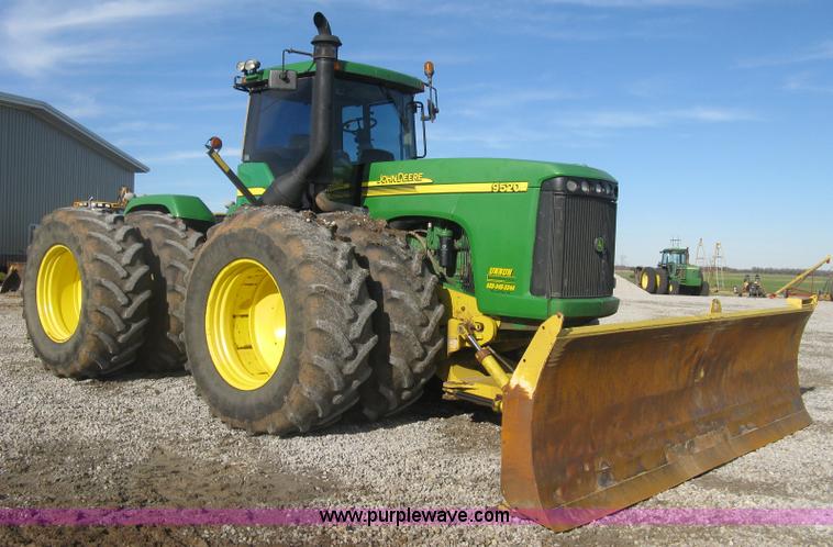 image for item J2984 2003 John Deere 9520 4WD tractor