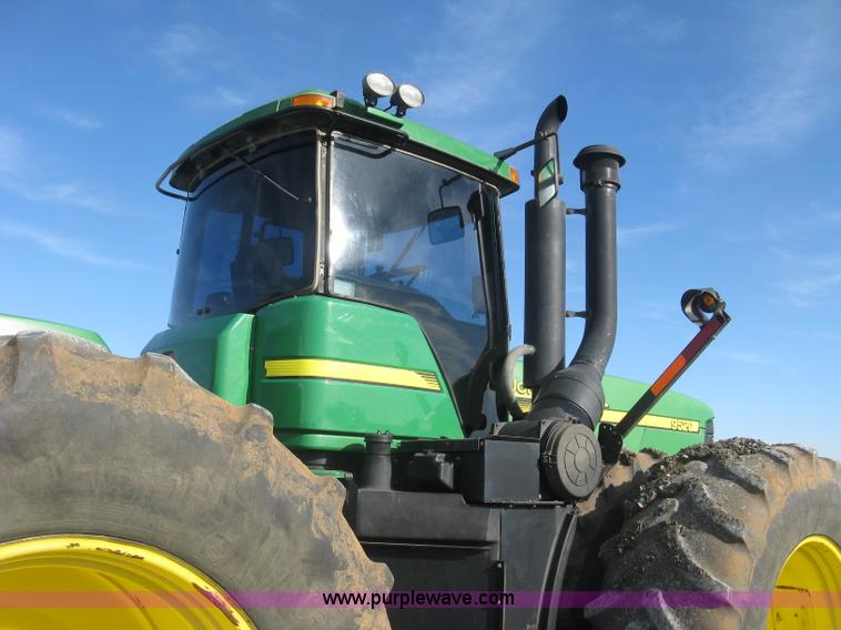 image for item J2984 2003 John Deere 9520 4WD tractor