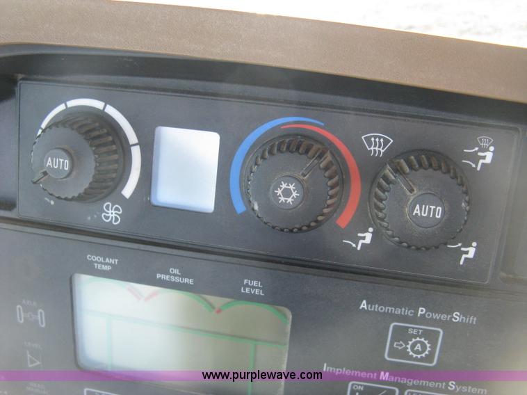 image for item J2984 2003 John Deere 9520 4WD tractor