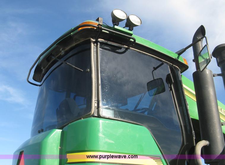 image for item J2984 2003 John Deere 9520 4WD tractor