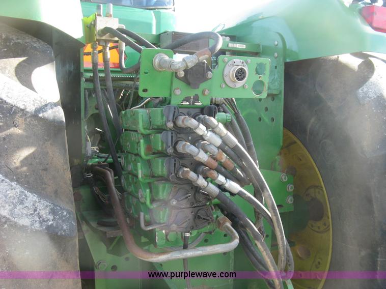 image for item J2984 2003 John Deere 9520 4WD tractor