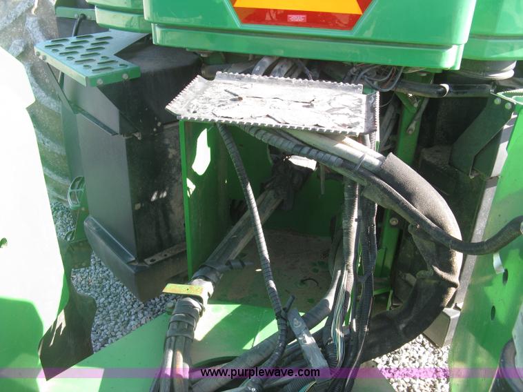 image for item J2984 2003 John Deere 9520 4WD tractor