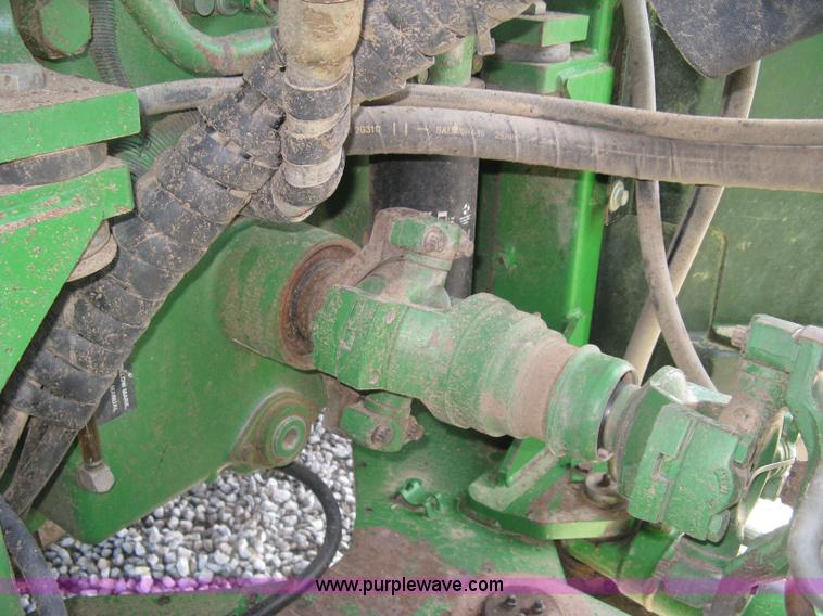 image for item J2984 2003 John Deere 9520 4WD tractor