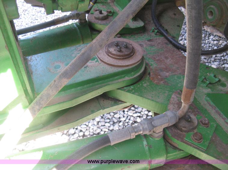 image for item J2984 2003 John Deere 9520 4WD tractor