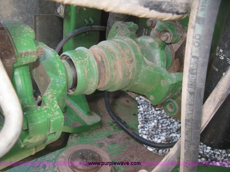 image for item J2984 2003 John Deere 9520 4WD tractor