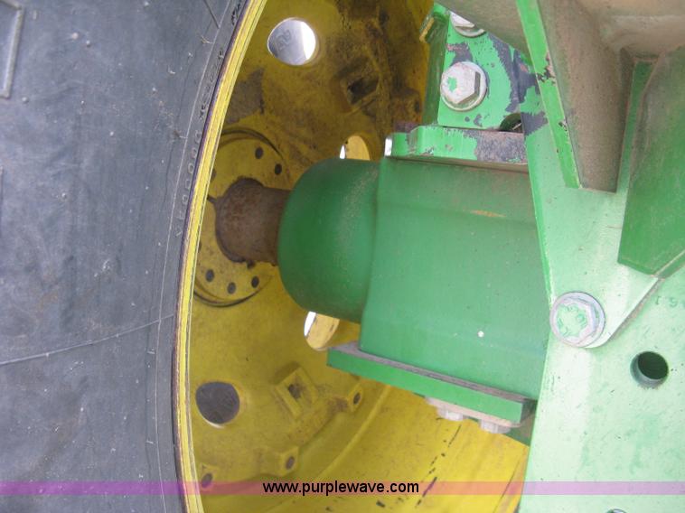 image for item J2984 2003 John Deere 9520 4WD tractor