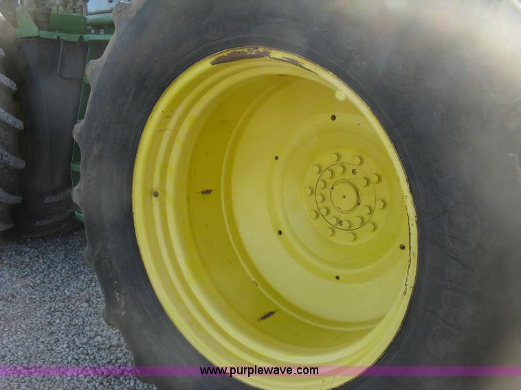 image for item J2984 2003 John Deere 9520 4WD tractor