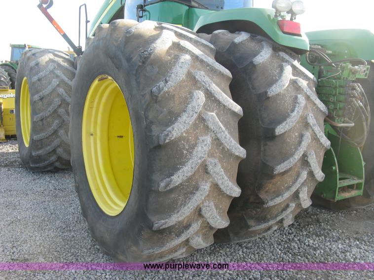image for item J2984 2003 John Deere 9520 4WD tractor