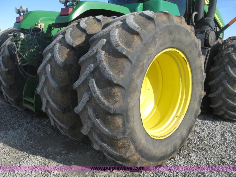 image for item J2984 2003 John Deere 9520 4WD tractor