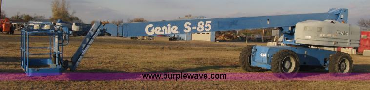 image for item J2988 2001 Genie S85 boom lift