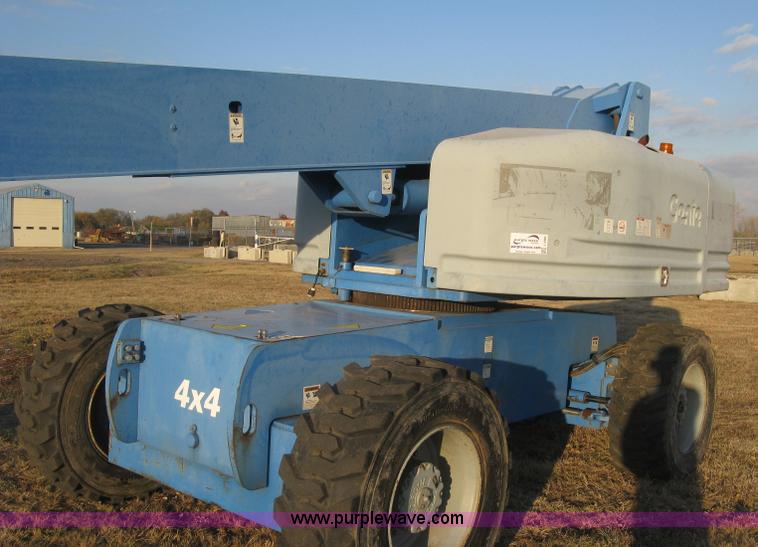 image for item J2988 2001 Genie S85 boom lift