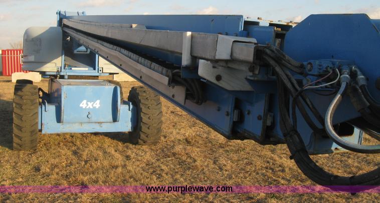 image for item J2988 2001 Genie S85 boom lift