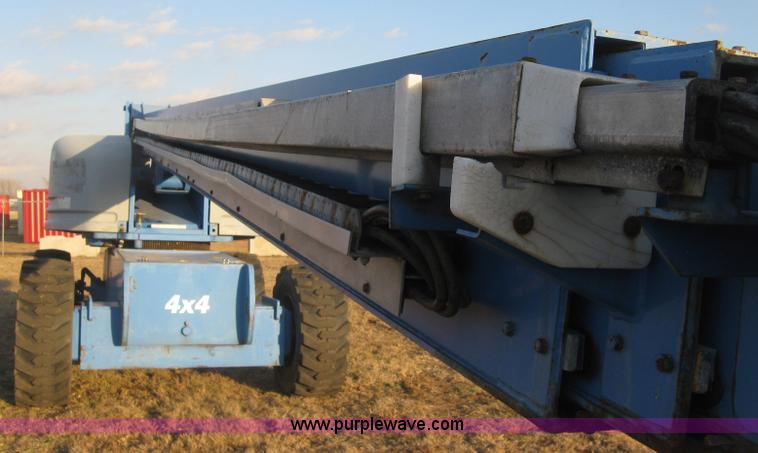 image for item J2988 2001 Genie S85 boom lift