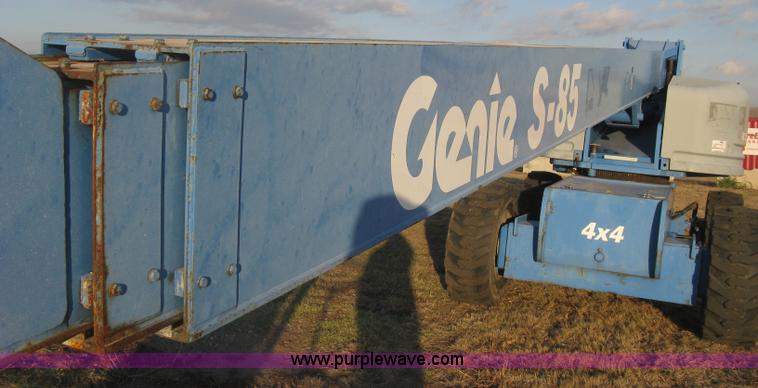 image for item J2988 2001 Genie S85 boom lift