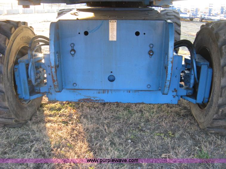 image for item J2988 2001 Genie S85 boom lift