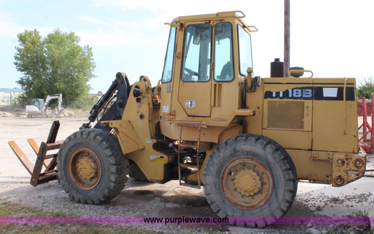 image for item J3700 1989 Caterpillar IT18B wheel loader