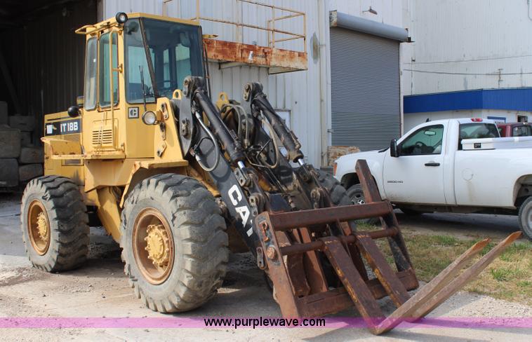 image for item J3700 1989 Caterpillar IT18B wheel loader