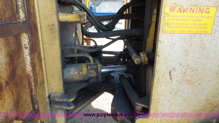 image for item J3701 1978 Michigan 275B wheel loader