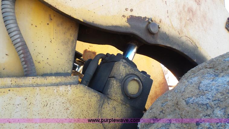 image for item J3701 1978 Michigan 275B wheel loader