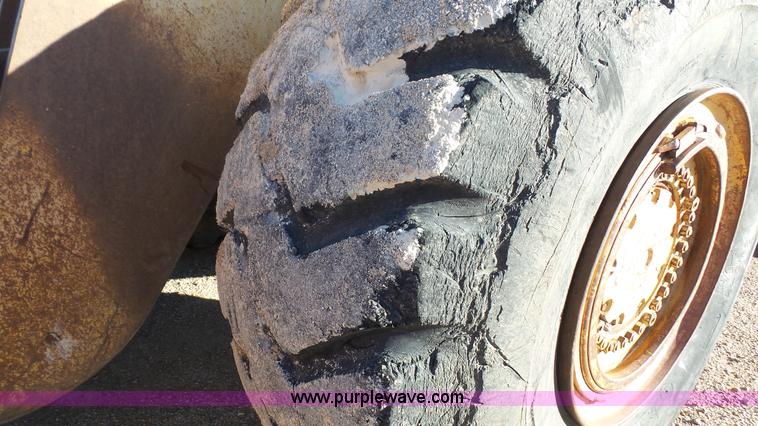 image for item J3701 1978 Michigan 275B wheel loader