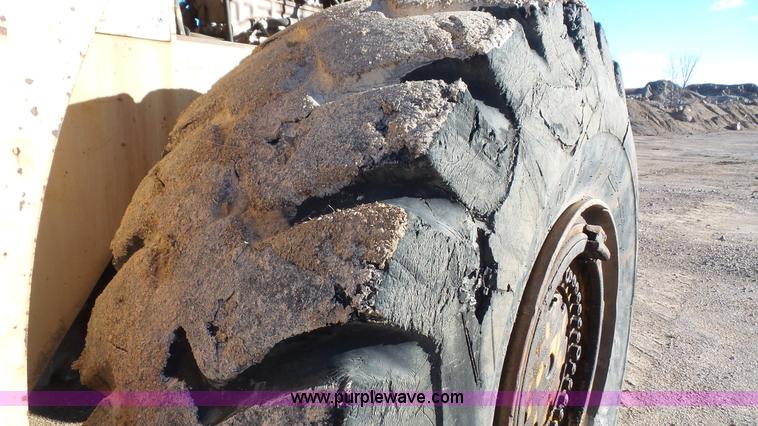 image for item J3701 1978 Michigan 275B wheel loader