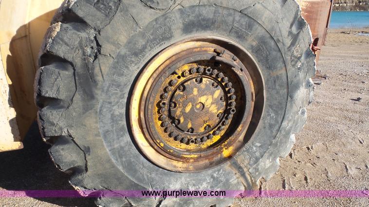 image for item J3701 1978 Michigan 275B wheel loader