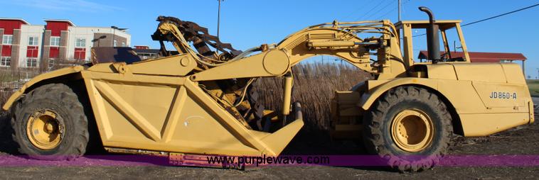 image for item J4534 John Deere 860A elevating scraper