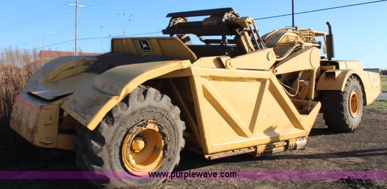 image for item J4534 John Deere 860A elevating scraper