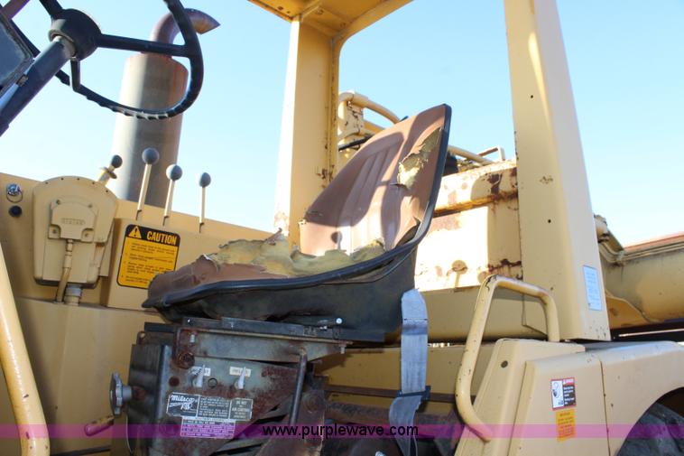 image for item J4534 John Deere 860A elevating scraper