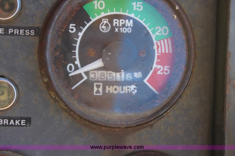 image for item J4534 John Deere 860A elevating scraper