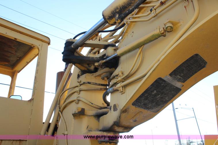 image for item J4534 John Deere 860A elevating scraper