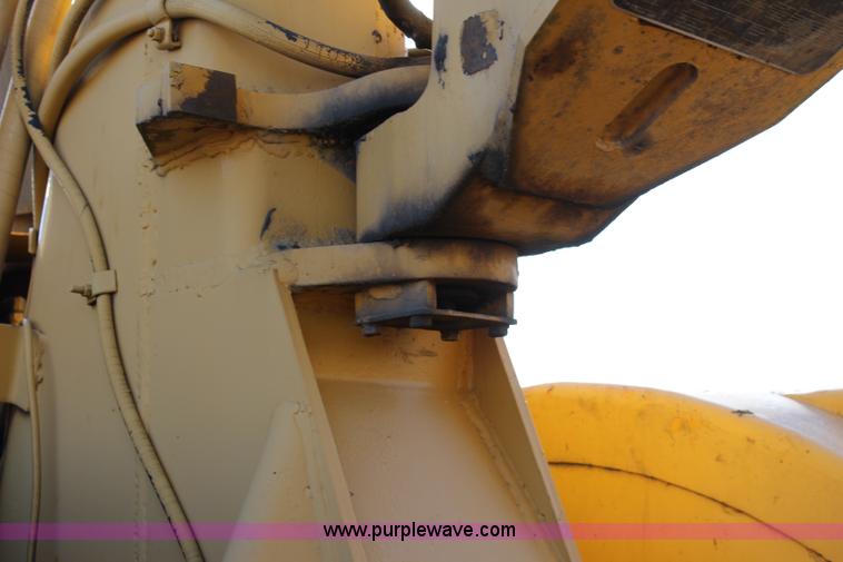 image for item J4534 John Deere 860A elevating scraper