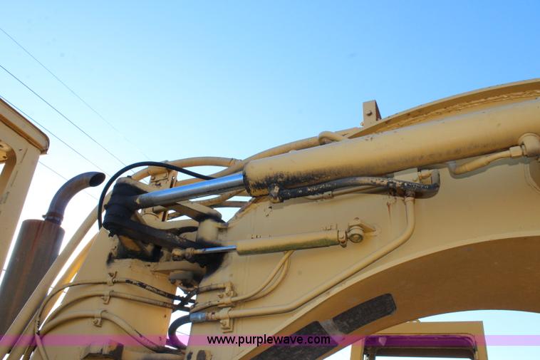 image for item J4534 John Deere 860A elevating scraper