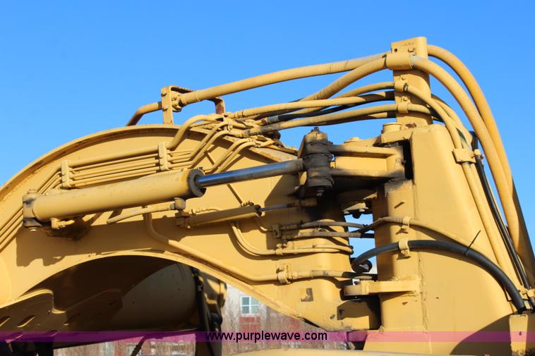 image for item J4534 John Deere 860A elevating scraper