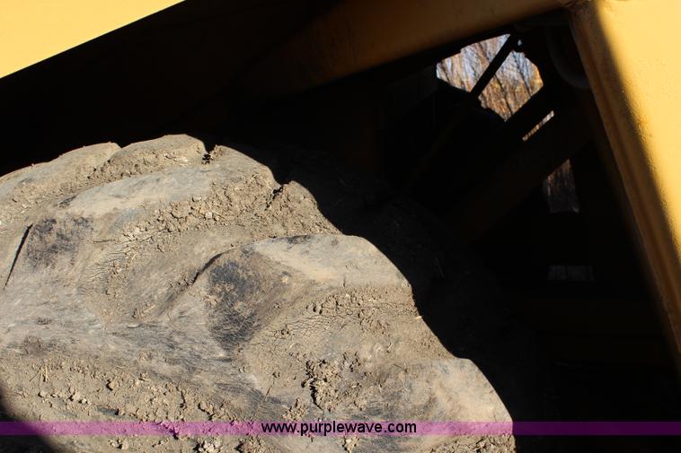 image for item J4534 John Deere 860A elevating scraper