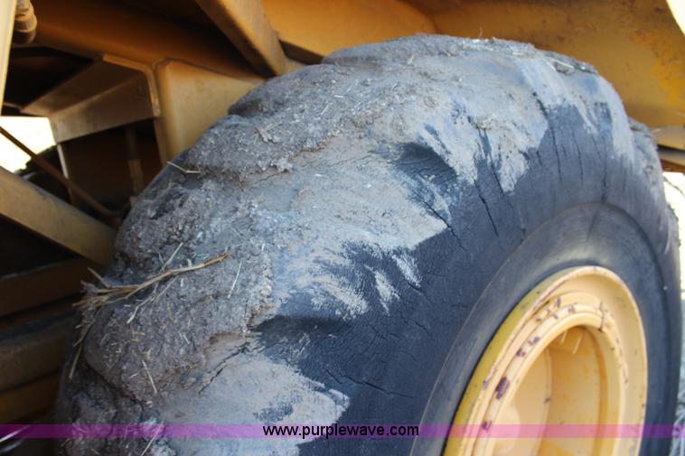 image for item J4534 John Deere 860A elevating scraper