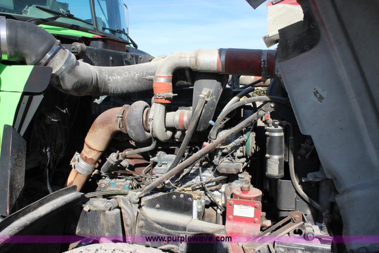 image for item J4539 2003 Mack RD600K semi truck